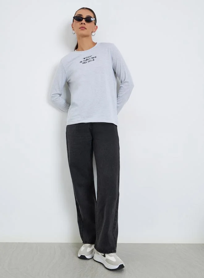 ستايلي تيشيرت مطبوع بكتابة بقصة عادية