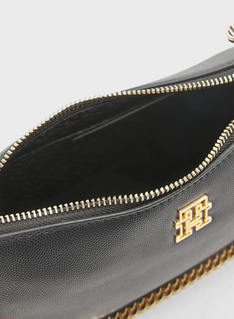 TOMMY HILFIGER Timeless Chain Detailed Crossbody