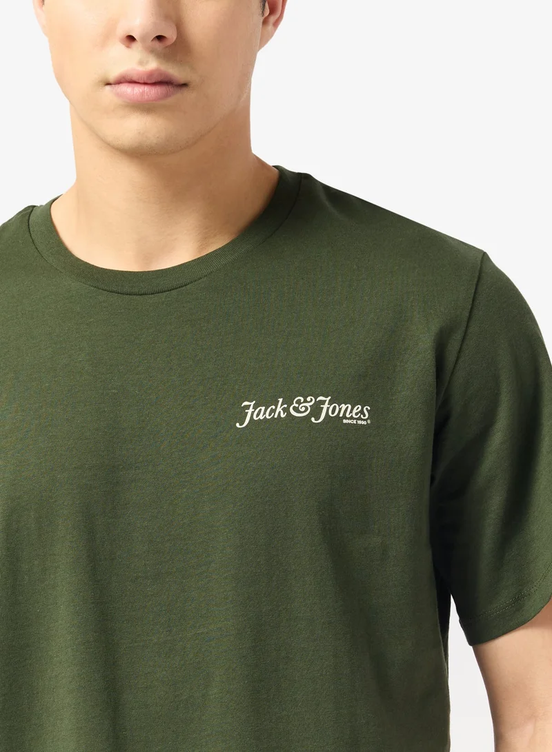 جاك اند جونز تيشيرت بطباعة نصية بقصة عادية