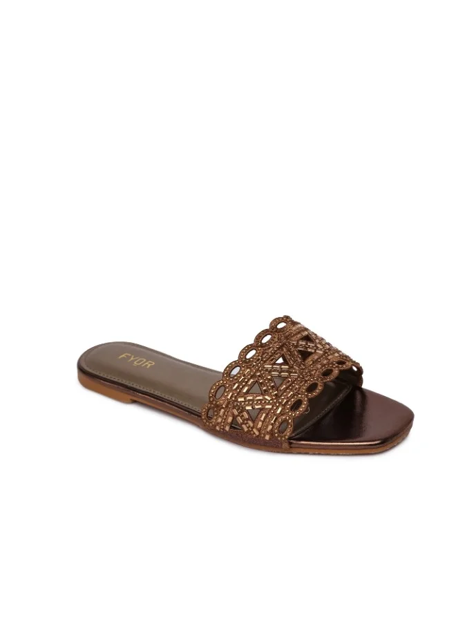 فايور صندل سلايد مزين بالكريستال مقصوص بمرآة