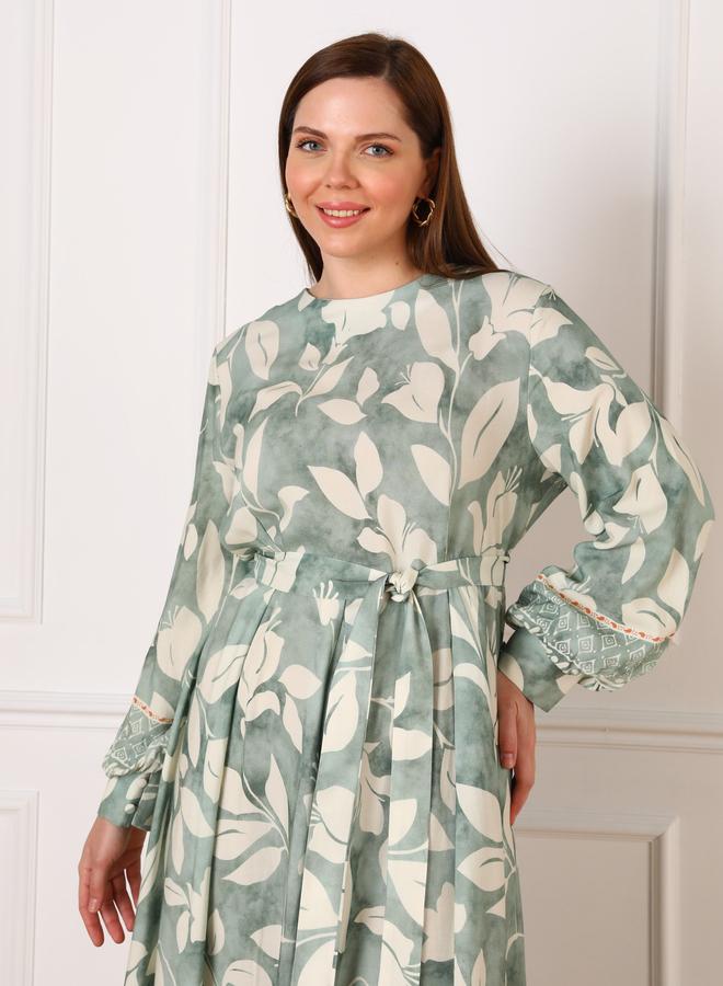 Alia Plus Green Maxi Dress with All Over Print - Image 3