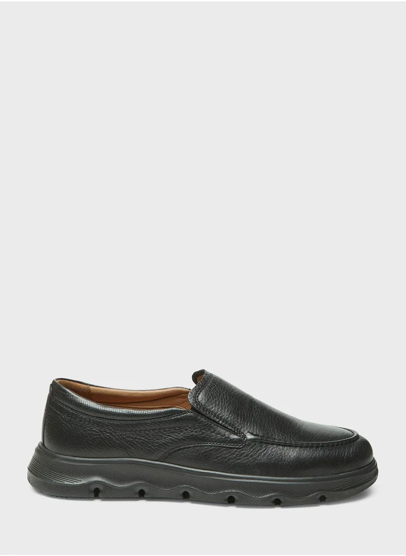 Le Confort Casual Comfort Slip Ons