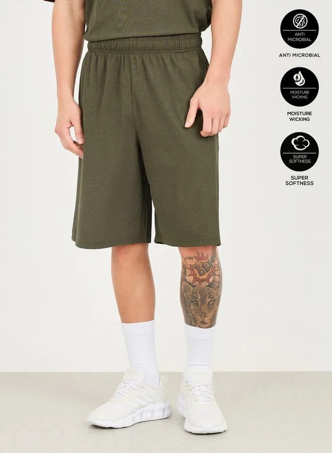 ستايلي Micro Pique Knit Reflective Logo Oversized Training Shorts