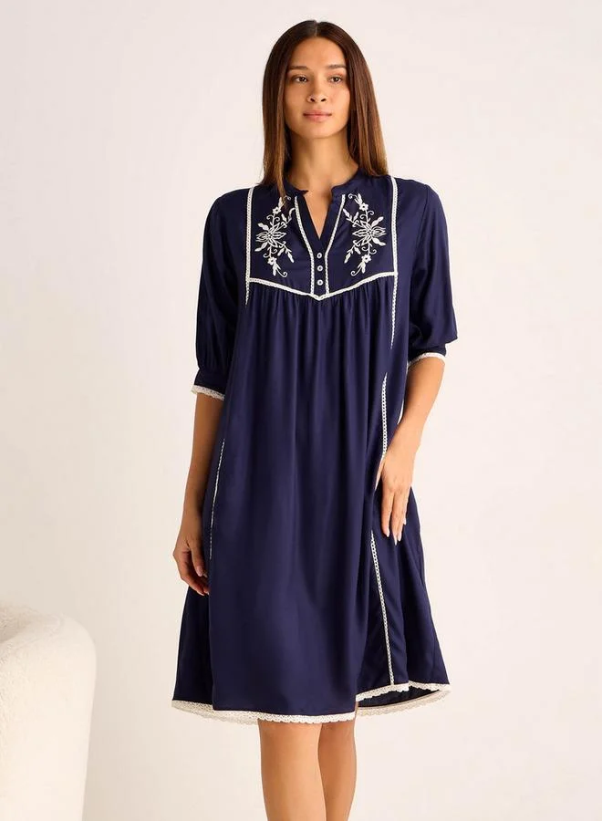 سبلاش فيڤ فستان ليلي ميدي بأكمام ثلاثة أرباع مطرز بالزهور من الفيسكوز