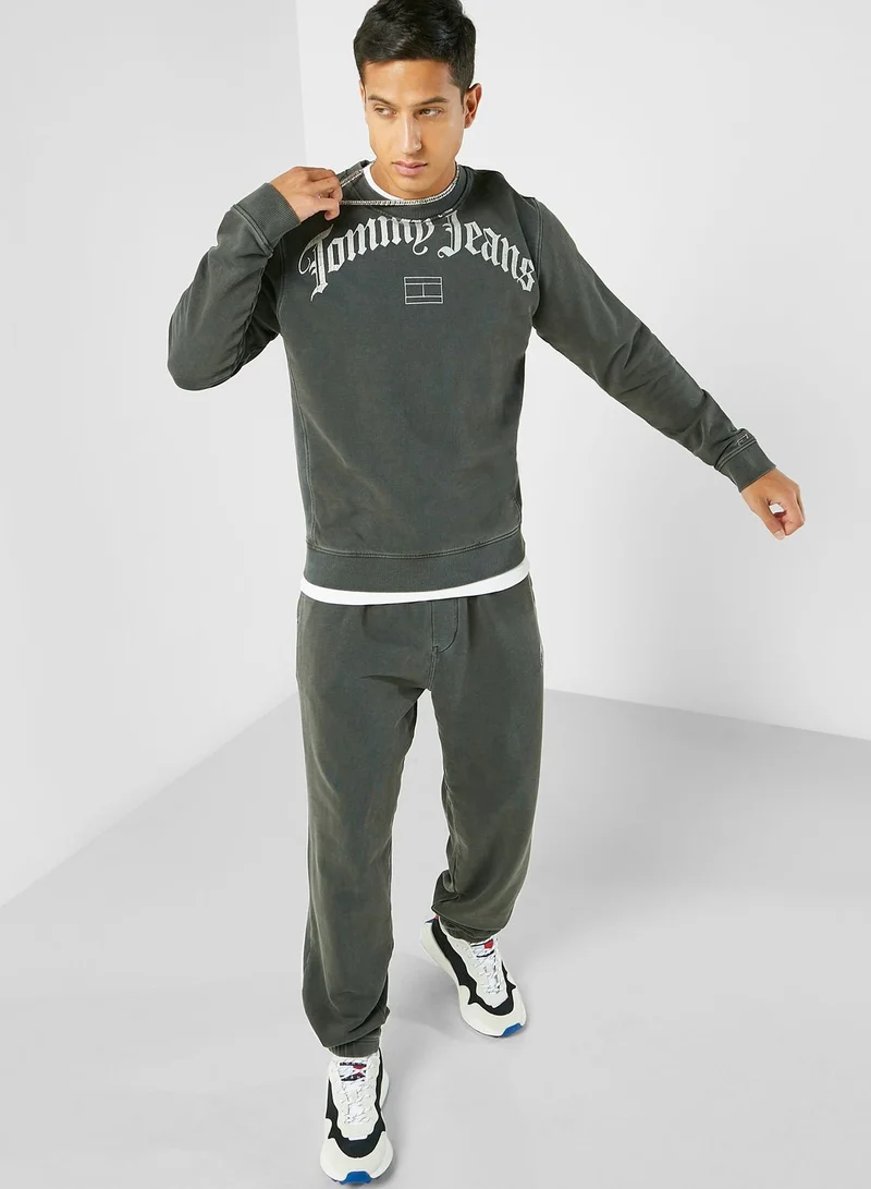 TOMMY JEANS Logo Crew Neck Sweatshirt