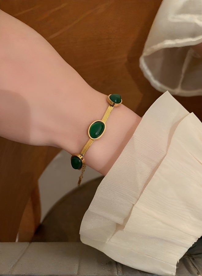 X23051903CF emerald necklace, earrings and bracelet - Image 3