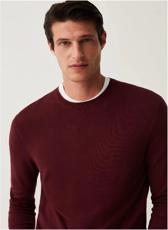 او في اس Round neck pullover