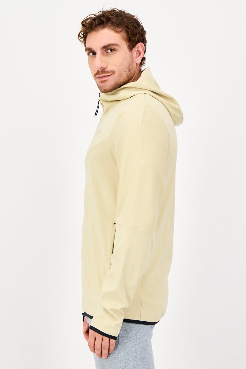 Nike جاكيت خارجي طويل الأكمام للرجال، رياضي، أصفر باهت - Image 2