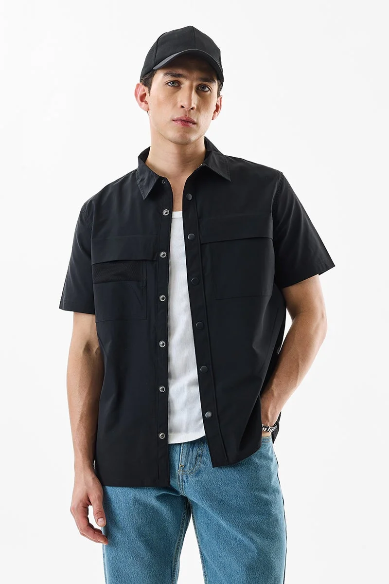 سنيتش قميص تقني بجيوب مزدوجة أسود