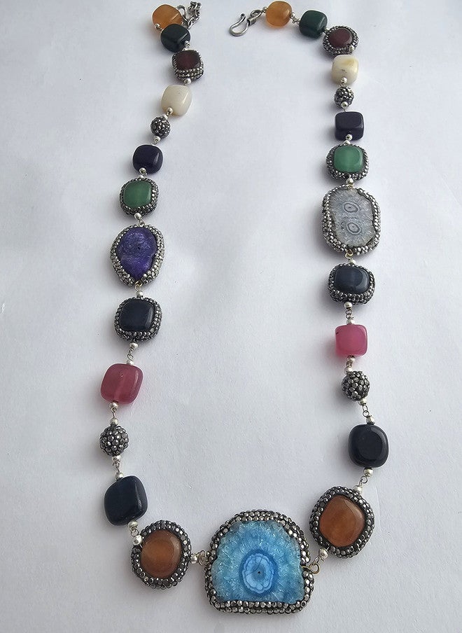Binnis Wardrobe Gold Plated Artificial Stones & Beads Beaded Necklace With Earrings - Image 4