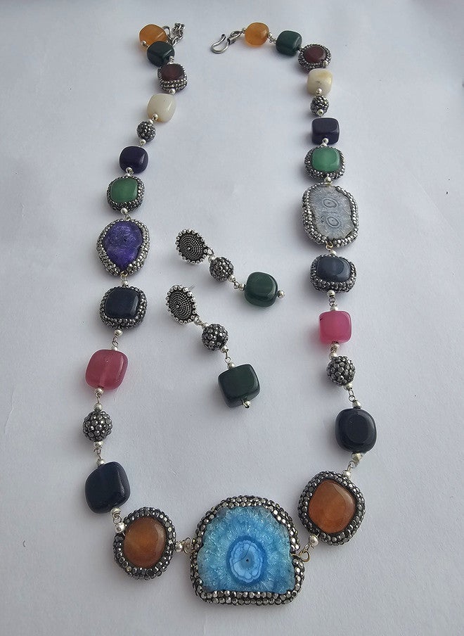 Binnis Wardrobe Gold Plated Artificial Stones & Beads Beaded Necklace With Earrings - Image 3