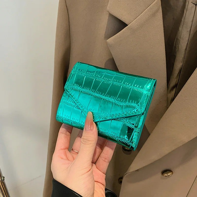 محفظة وحاملة بطاقات جلد لامع أخضر تحتوي على جيوب متعددة للنقود والبطاقات - Image 2