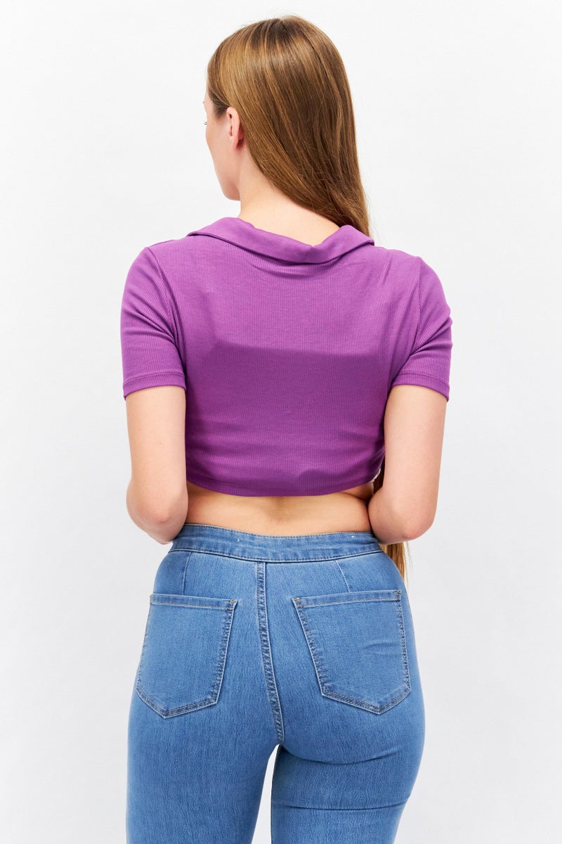 I SAW IT FIRST Women V Neck Short Sleeve Ribbed Crop Top, Purple - Image 2