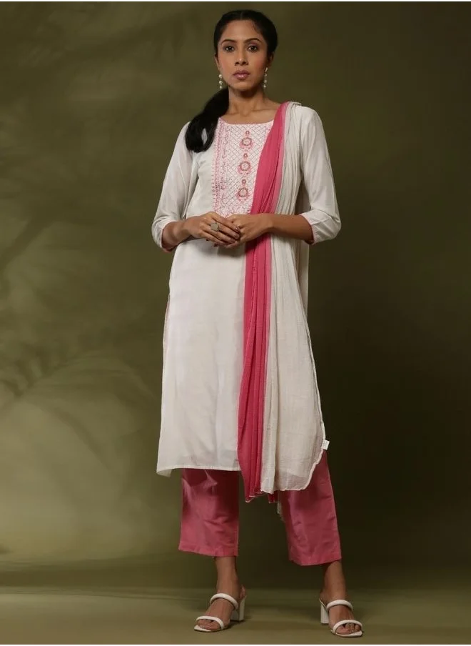 Abhishti Embroidered 3pc kurta set- offwhite
