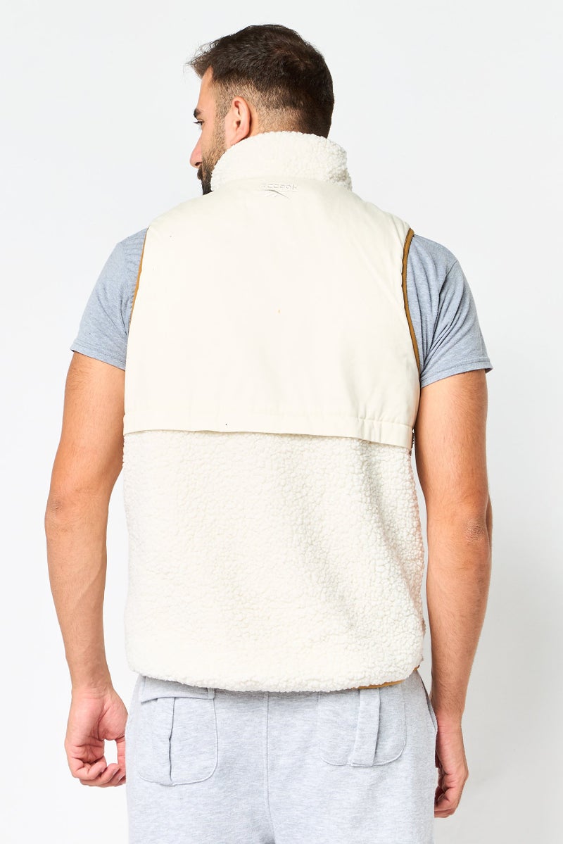 Reebok Men Sportswear Fit Sleeveless Outdoor Vest Jacket, White - Image 4
