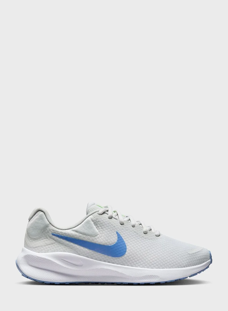 Nike Revolution 7