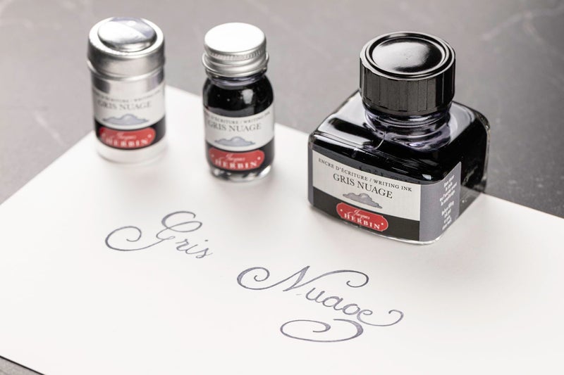 Jacques Herbin Herbin Ink Bottle (Gris Nuage - 10ML) 11508T - Image 4