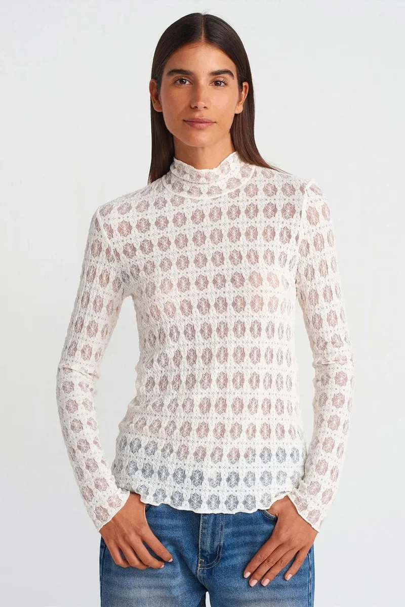 DILVIN Slim Fit Lace Turtleneck Blouse