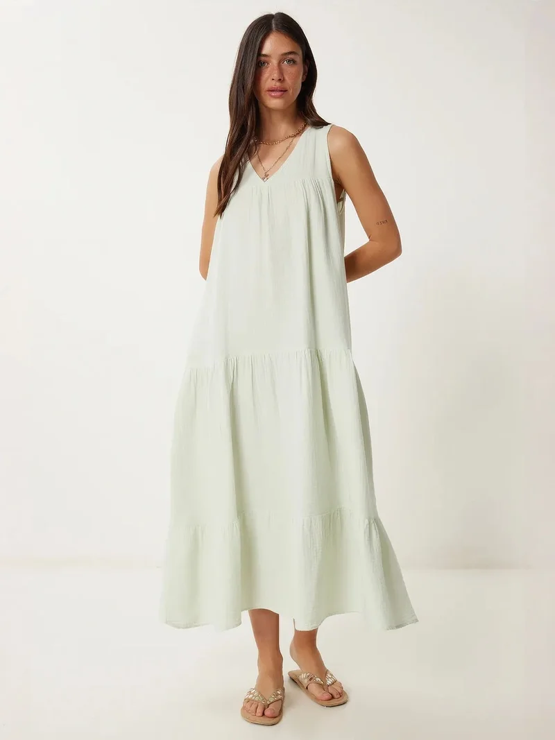 السعادة في إسطنبول ISTANBUL Frilly V-Neck Midi Dress