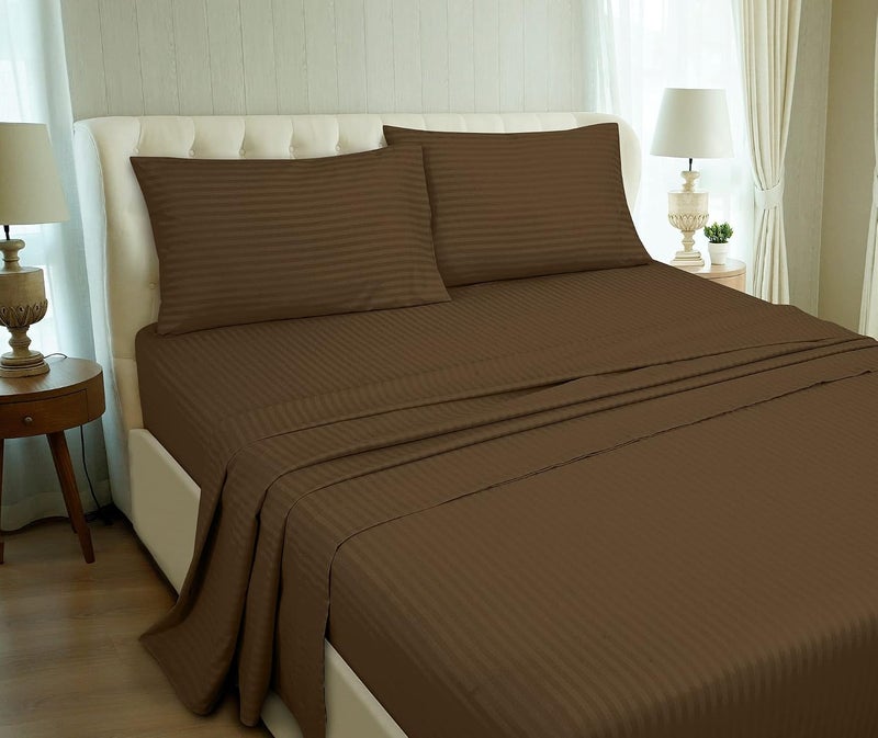 ROYALE LINENS طقم شراشف مخططة من رويال لينين - فراش مايكروفايبر ناعم 1800 - 1 شرشف مجهز، 1 شرشف مسطح، 2 كيس وسادة - مقاوم للتجعد والبهتان - طقم شراشف كينج مخططة داماسك 4 قطع (كينج، شوكولاتة) - Image 5