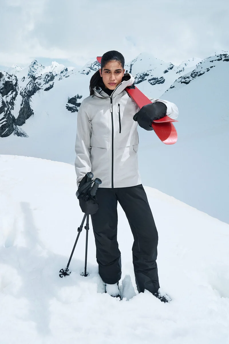 اتش اند ام جاكيت بـ3 طبقات من خامة ستورم موف