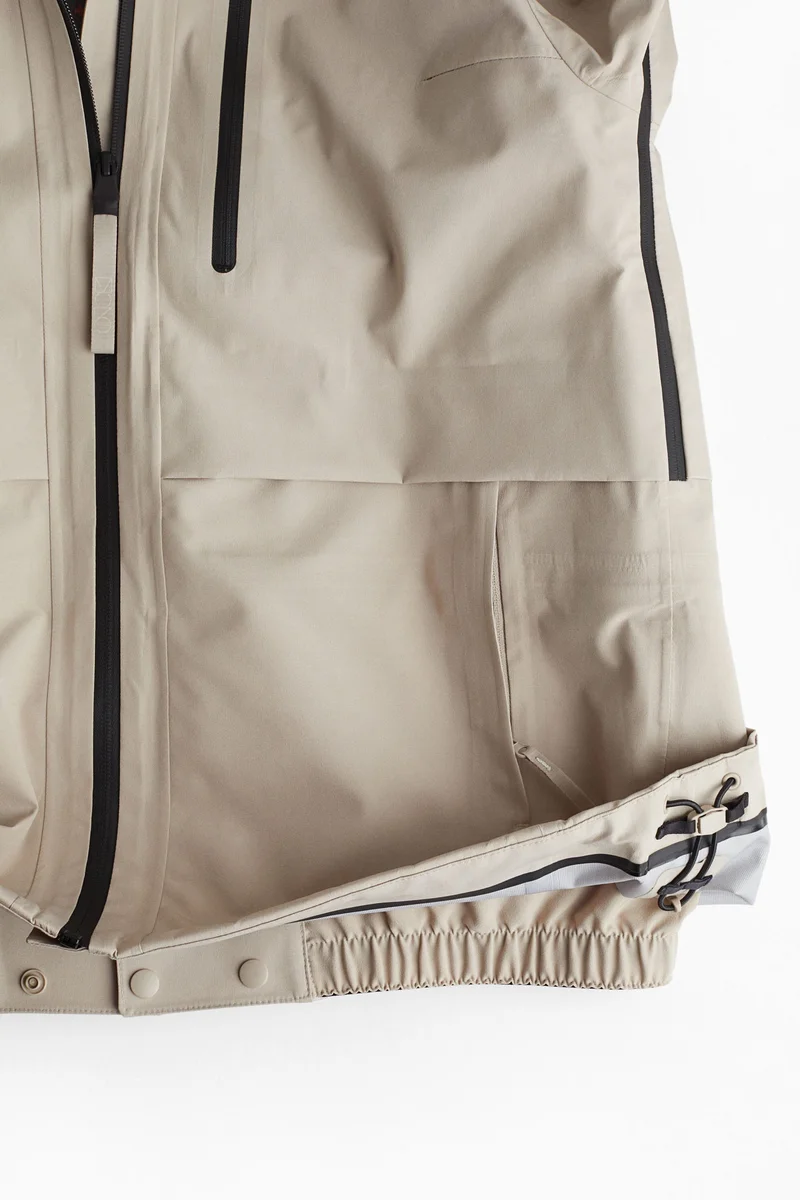 اتش اند ام جاكيت بـ3 طبقات من خامة ستورم موف