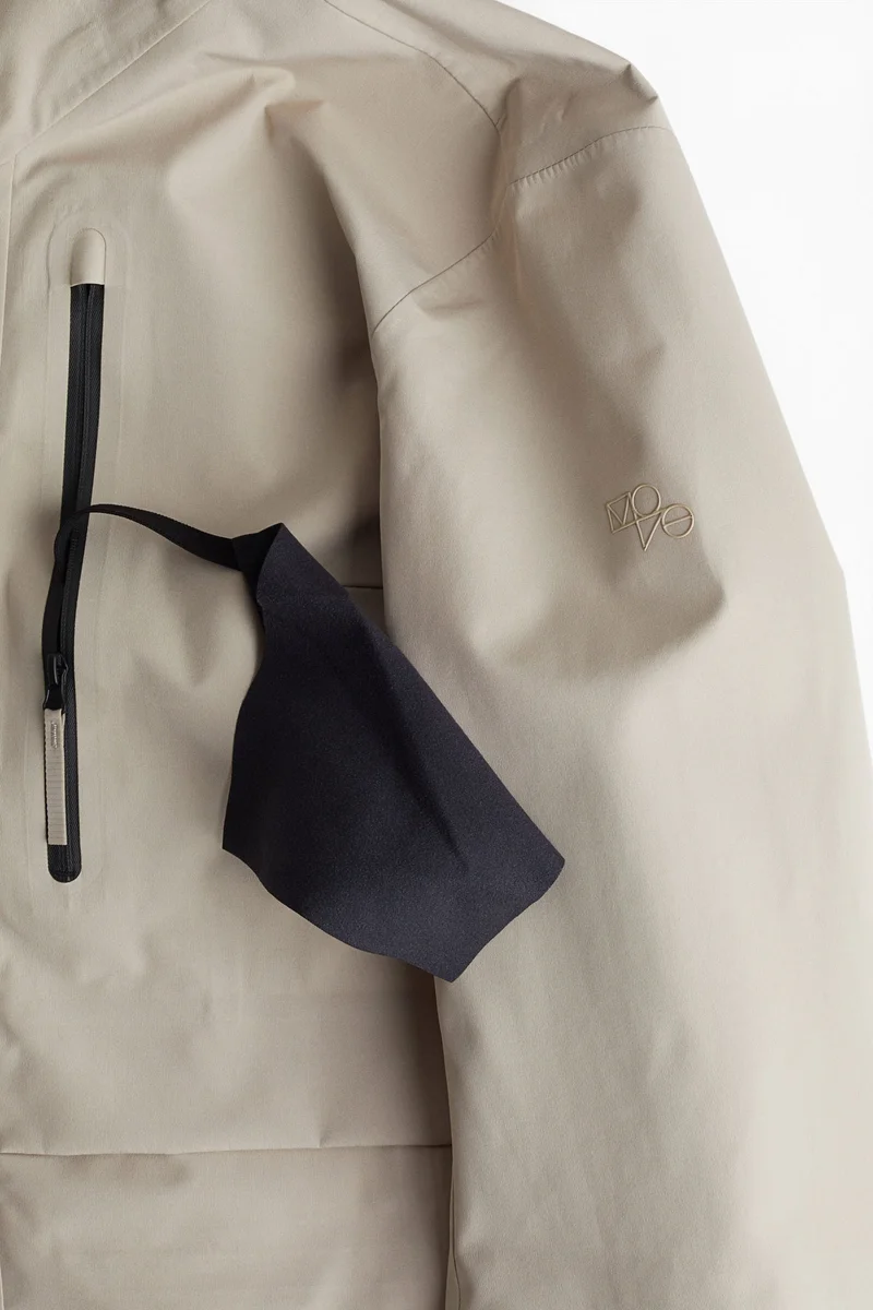 اتش اند ام جاكيت بـ3 طبقات من خامة ستورم موف