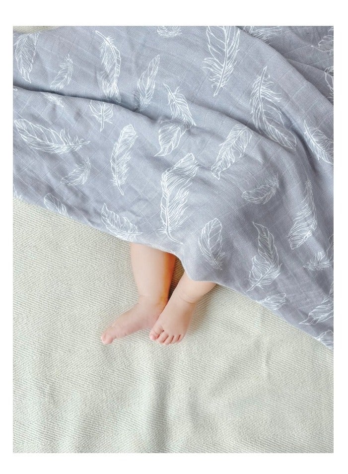 بطانيات قماط من الشاش بنمط ريش للأطفال الأولاد والبنات حديثي الولادة مقاس 47 × 47 بوصة من القطن الخيزران - Image 2