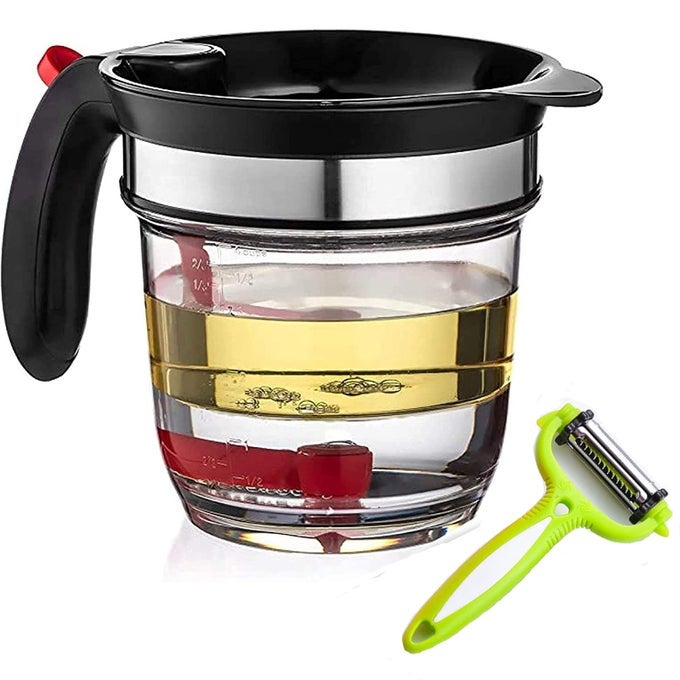 FAT SEPARATOR WITH BOTTOM RELEASE FOOD STRAINERSOIL SEPARATOR WITH STRAINER 4 CUP GRAVY 1L GREASE SEPARATOR CUP WITH STRAINER FOR IMPROVED HEALTH