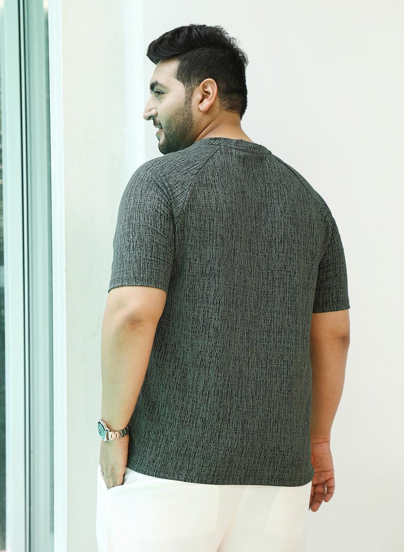 Instafab Plus Men's Emerald Green & Midnight Black Contrast-Heathered Knitted T-Shirt - Image 5