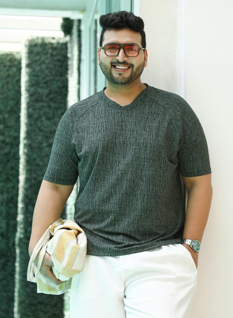 Instafab Plus Men's Emerald Green & Midnight Black Contrast-Heathered Knitted T-Shirt - Image 1