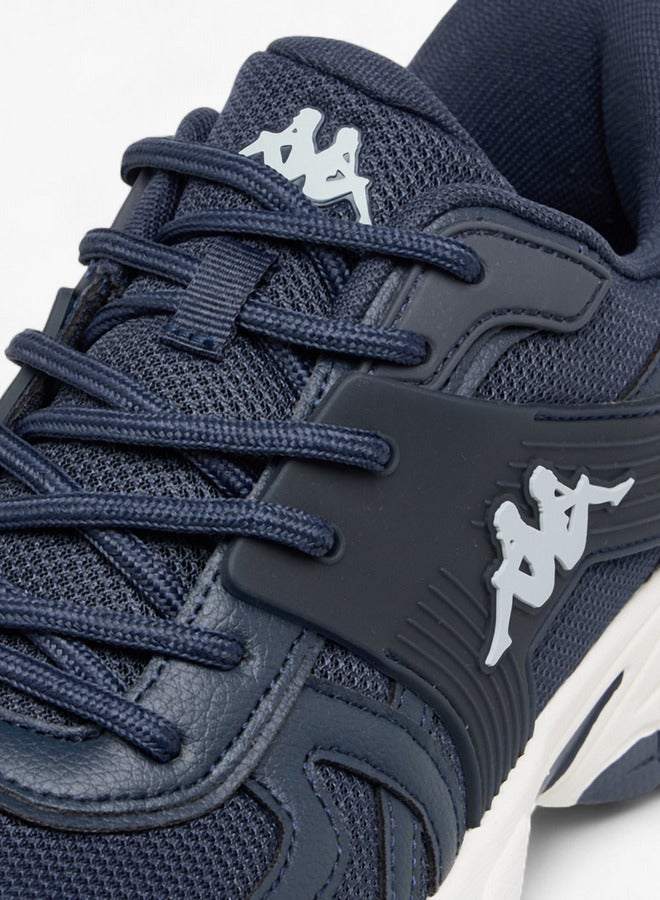 حذاء رياضي رجالي بشعار وتفاصيل برباط