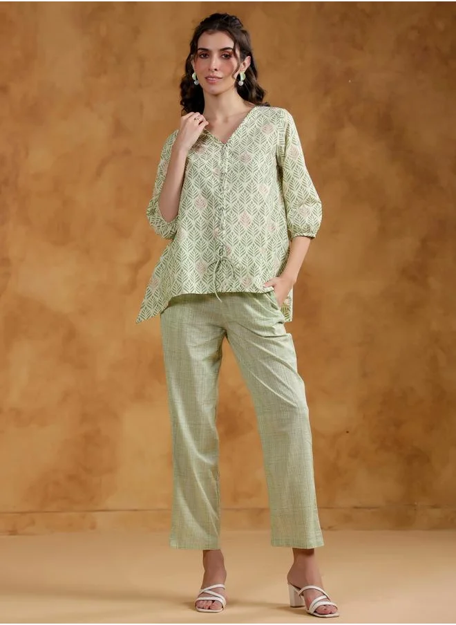 sanskrutihomes Sanskrutihomes Printed V-Neck Top and Pants Co-Ords