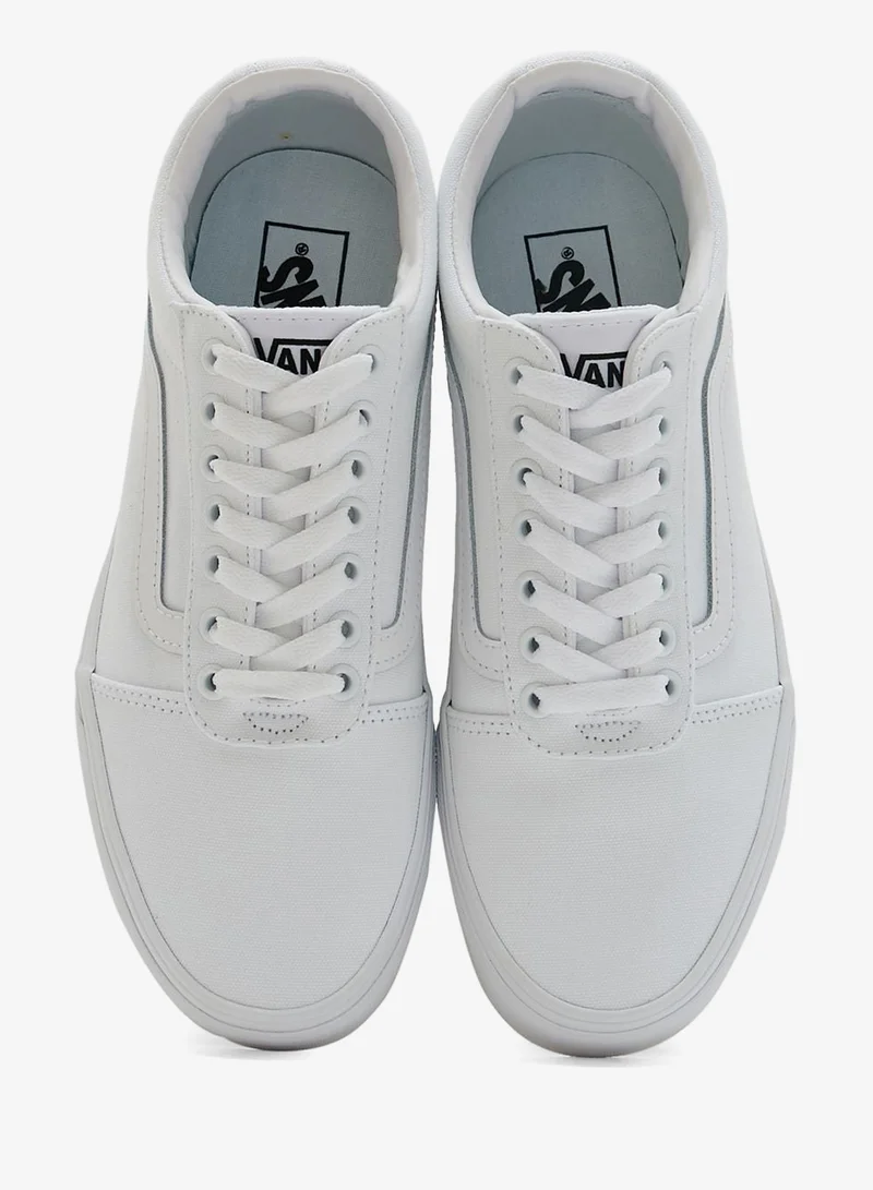 فانز حذاء ام ان وارد