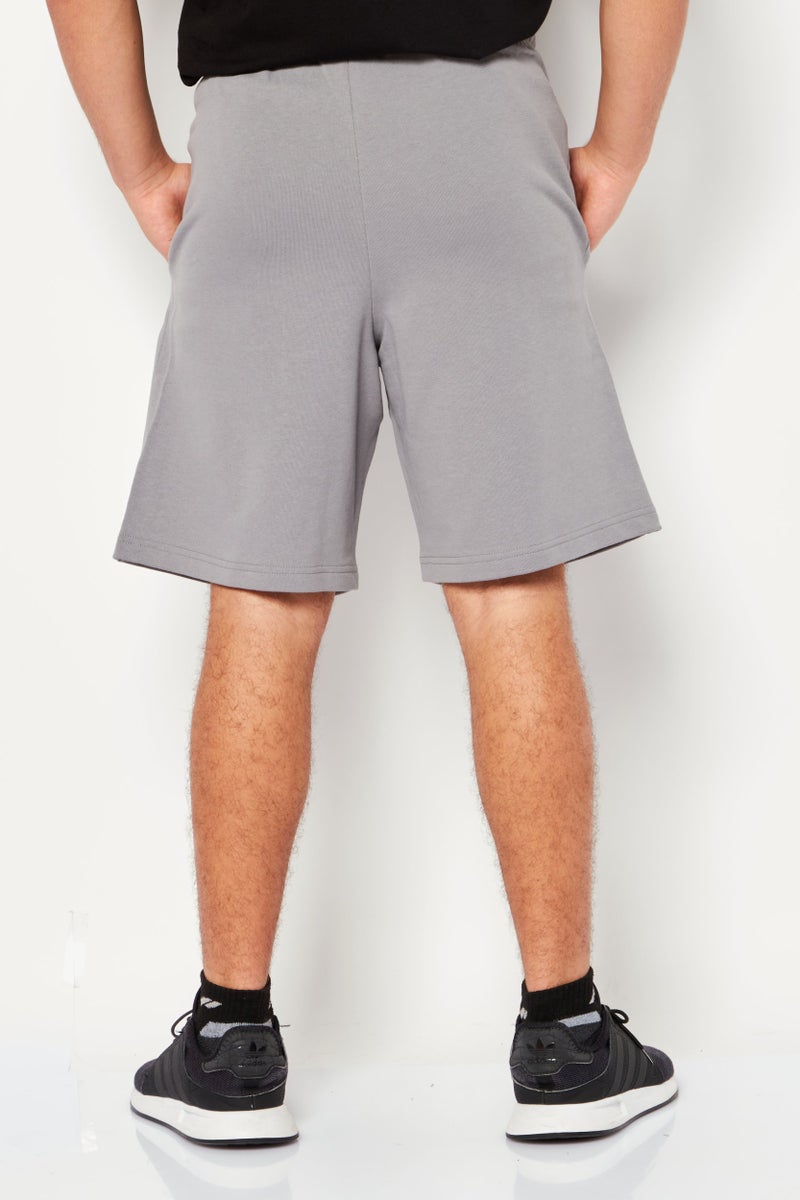 FILA Men Oversized Fit Drawstring Outdoor Shorts, Grey - Image 4