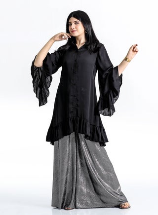Black Kurti with Designer Sleeve and Grey Lehnga - pzsku/Z7EFDC8F0DBE7801D845CZ/45/_/1702293613/46bfcbb8-6b51-42a1-ac20-a99da0a468e6