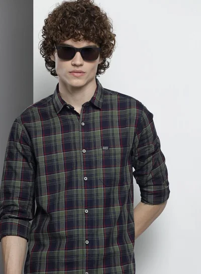 شركة المرآب الهندية Men Slim Fit Checkered Full Sleeves Spread Collar Casual Shirt