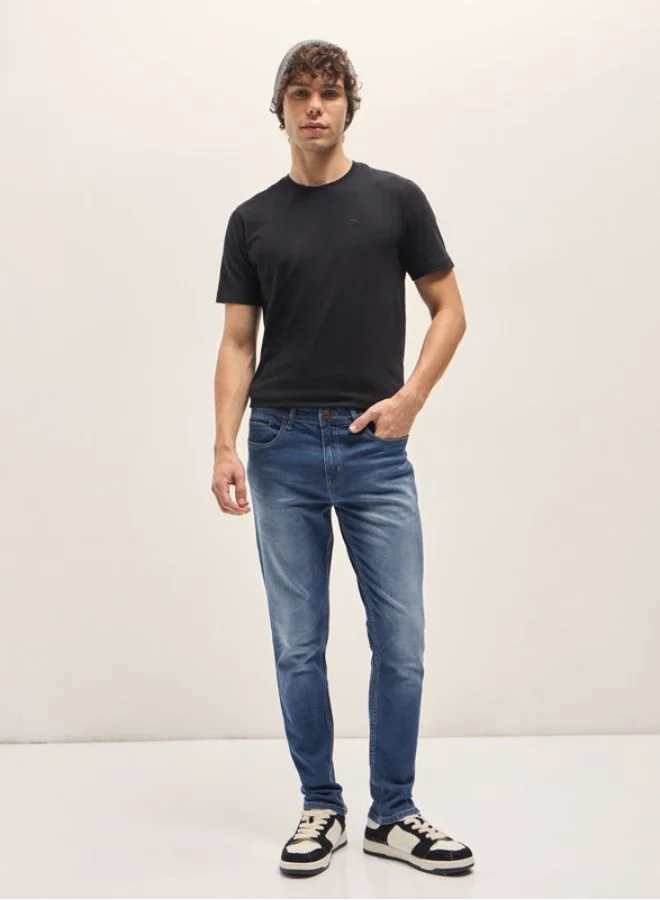 THE BEAR HOUSE Men's Classic Blue with Light Fade Mid-Rise Slim Fit Jeans Classic Comfort With Modern Style, Perfect For Everyday Casual Looks And Effortless Streetwear Vibes