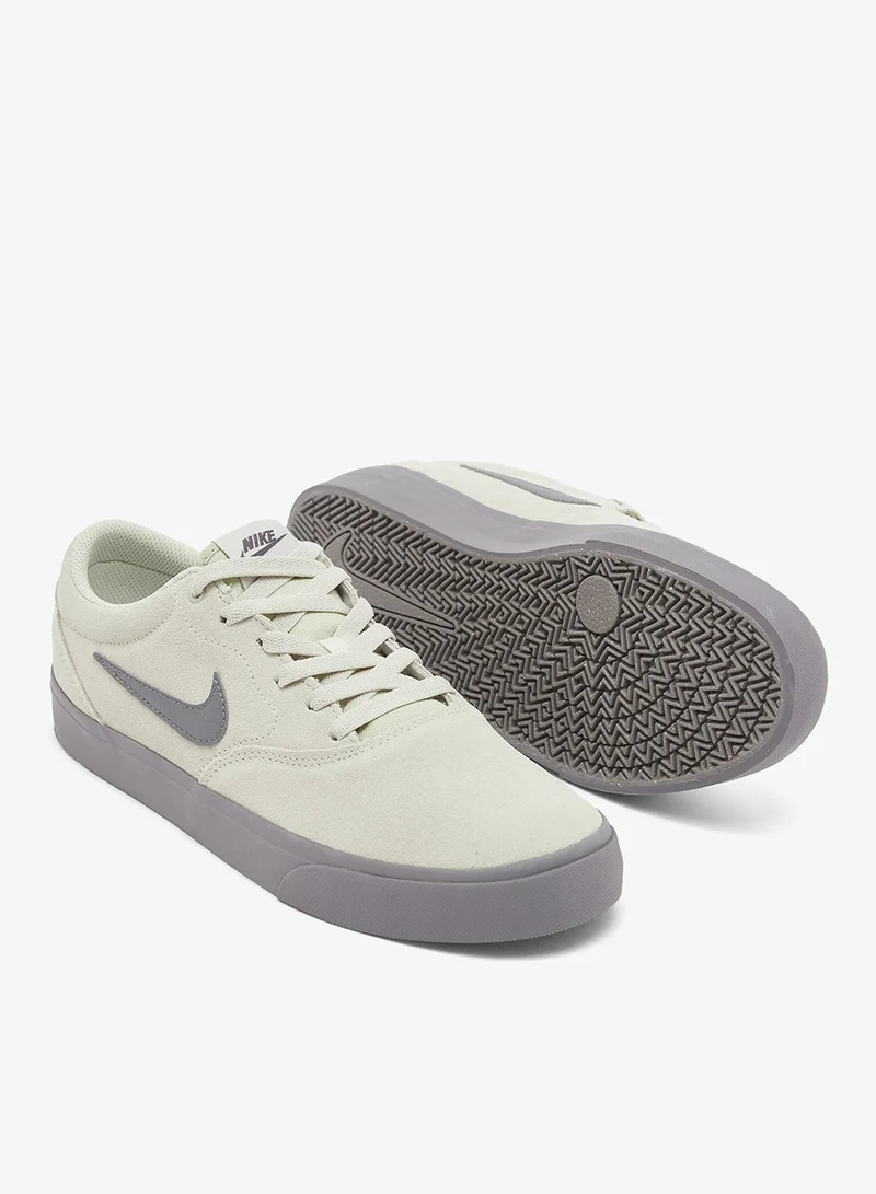 نايكي شاحن سويدي