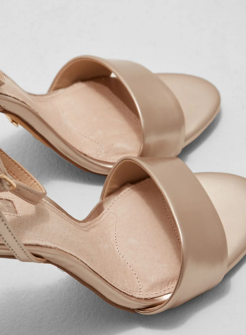 TOPSHOP Raphael Ao Pearly