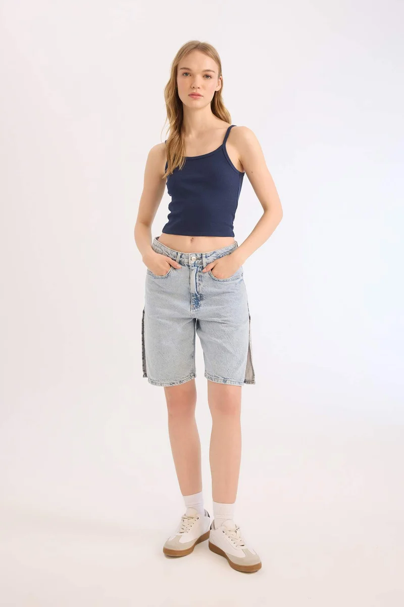 ديفاكتو Fitted Corduroy Braided Tank Top