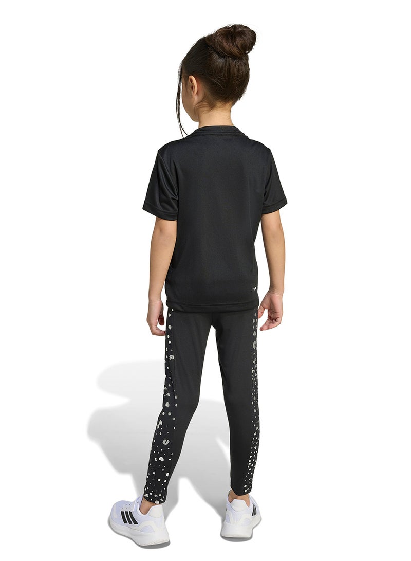 adidas طقم رياضي لامع بطبعة أساسية للأطفال - Image 2