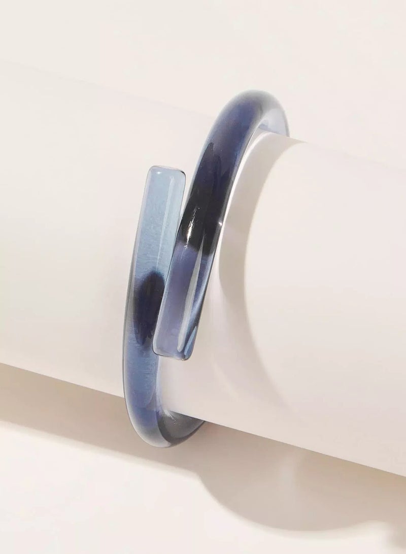 1pc Clear Acrylic Bracelet  - Image 2