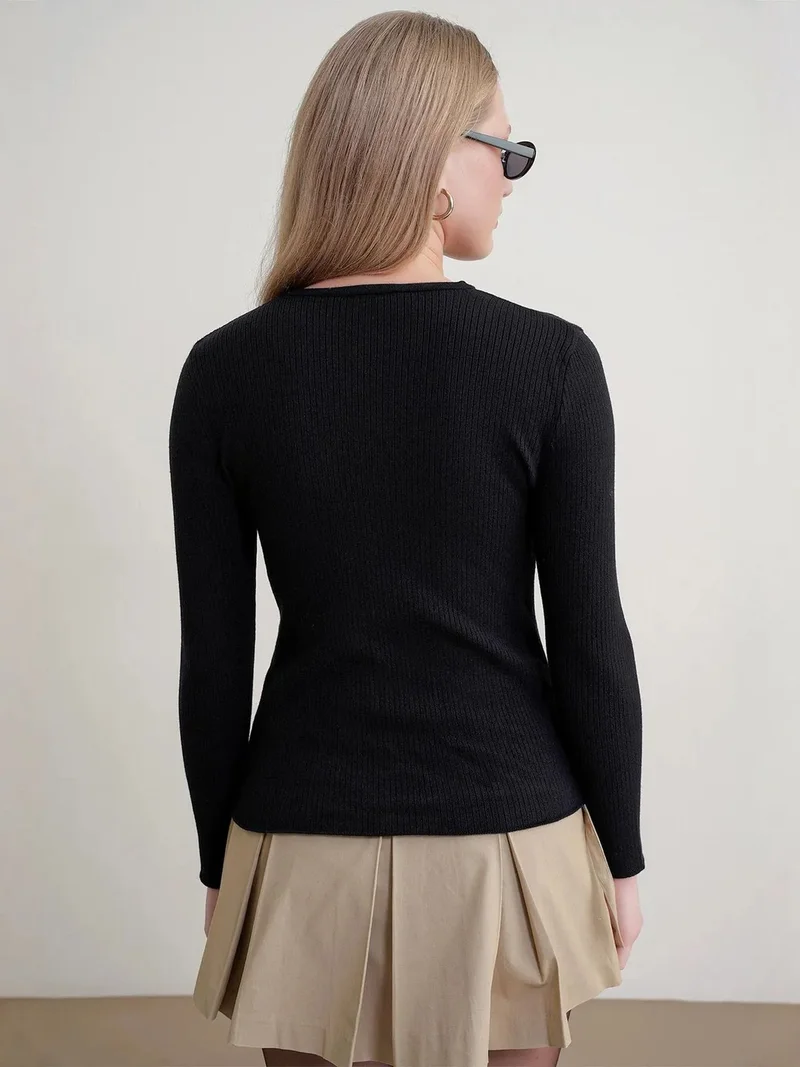 Mixray Black MIXRAY Button Detailed Crew Neck Sweater for Women | Best Price UAE