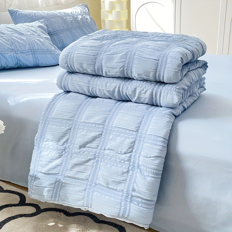 Lightweight Summer Quilt - Breathable Seersucker, Soft & Comfortable Bedding for All Seasons, Perfect for Bedroom Decor - Image 1