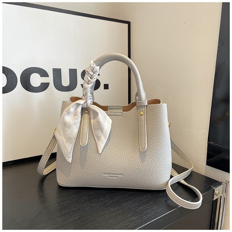 Fashion Korean Style Women's Bucket Bag Large Capacity Commute Shoulder Bag - Image 3