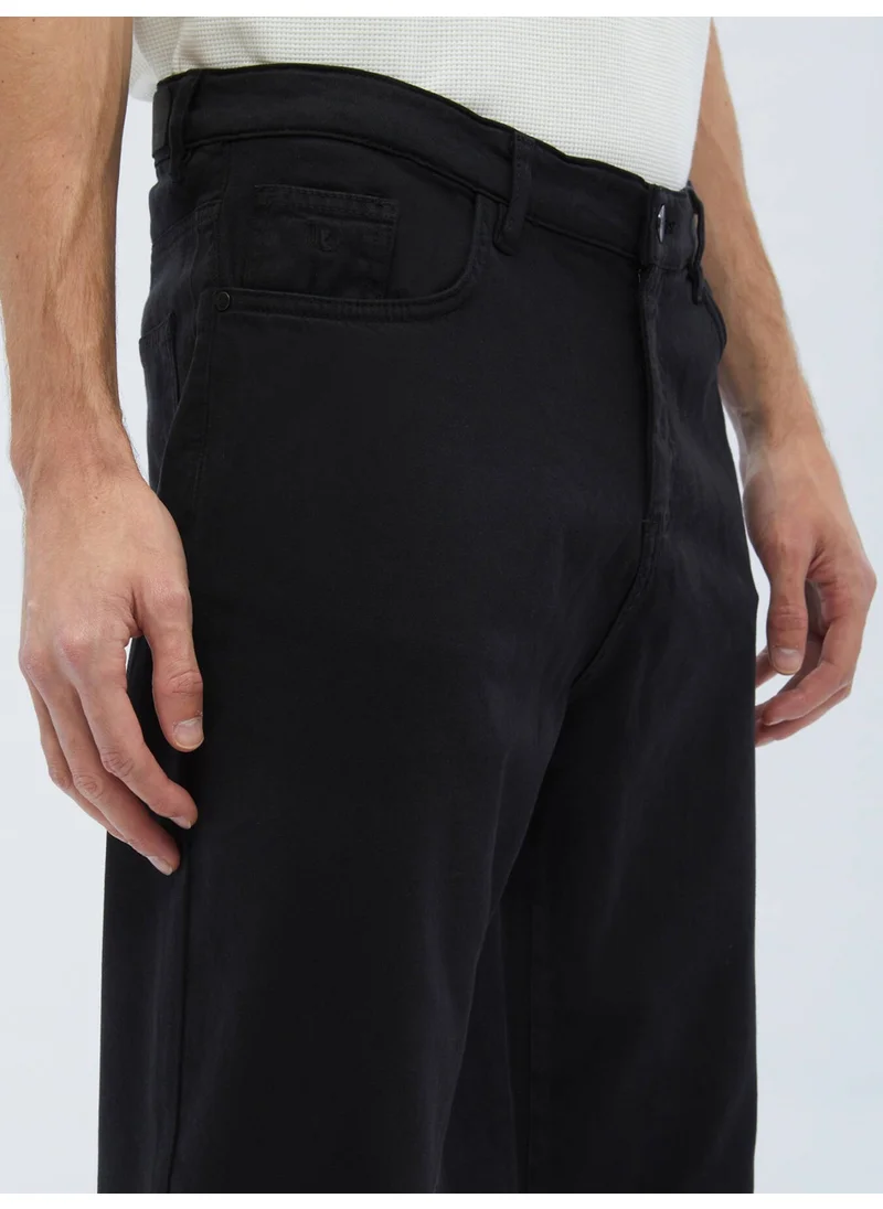 Kip Black Woven Carrot Fit Casual Cotton Blend Trousers