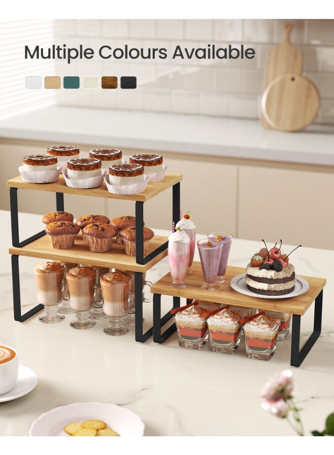 SONGMICS منظم خزائن المطبخ من سونغميكس، مجموعة من 3 رفوف تخزين على الطاولة، قابلة للتكديس، رفوف توابل قابلة للتوسيع، معدنية وخشب مصنّع، أبيض سحابي وبيج طبيعي - Image 3