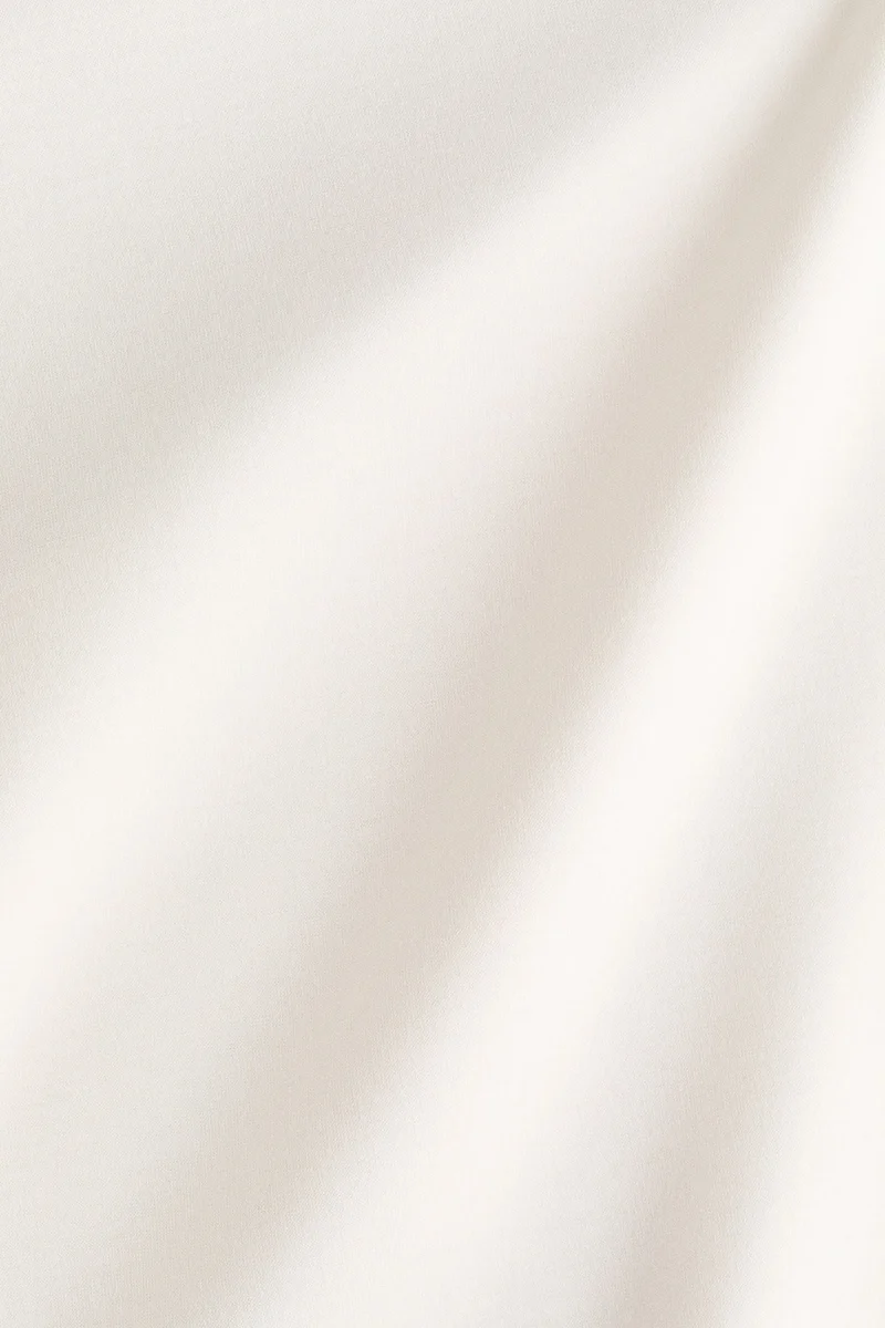 اتش اند ام بلوزة بتصميم غير متماثل