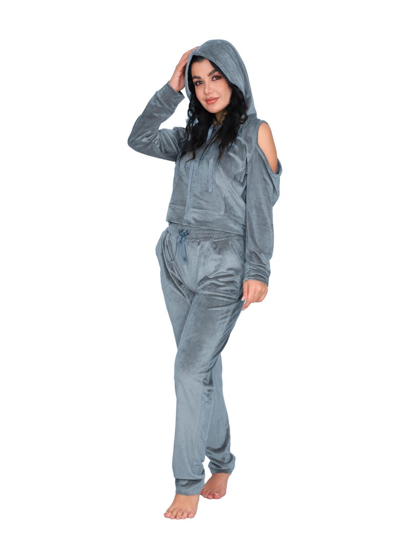 Dadoush A distinctive winter pajama made from ribbed velvet fabric by Daddoush, a high-quality velvet winter pajama for women. - Image 1